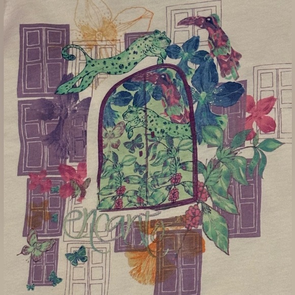 Disney Encanto Lot with Dress, Tee, and Storage Cube - Picture 10 of 16